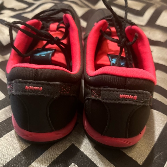 New Balance Ladies Training Shoes- Size 7 US - Picture 4 of 6
